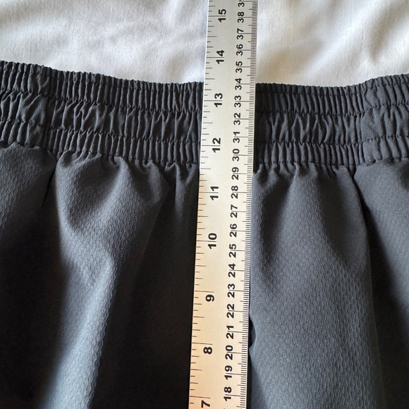 Under Armour Mens Pull On Track Pants Black/Gray Large Active Ankle Vents Casual - Picture 13 of 16